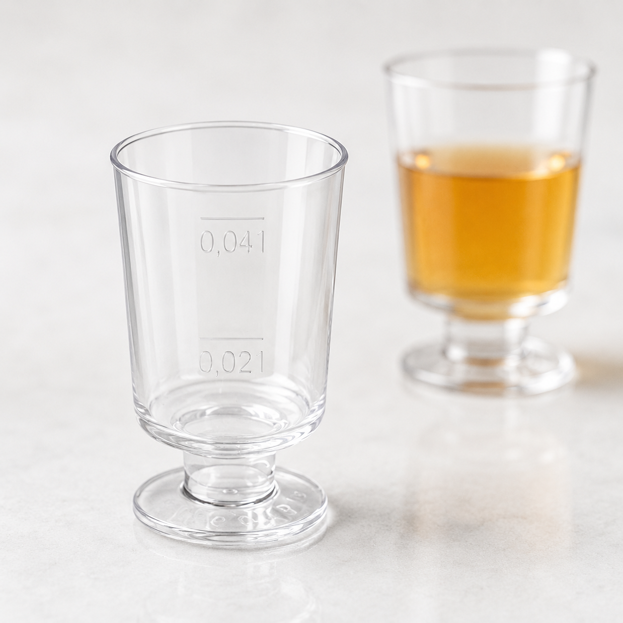 Snapszos pohár talpas 2-4cl XT, 20db/csomag termék fő termékképe